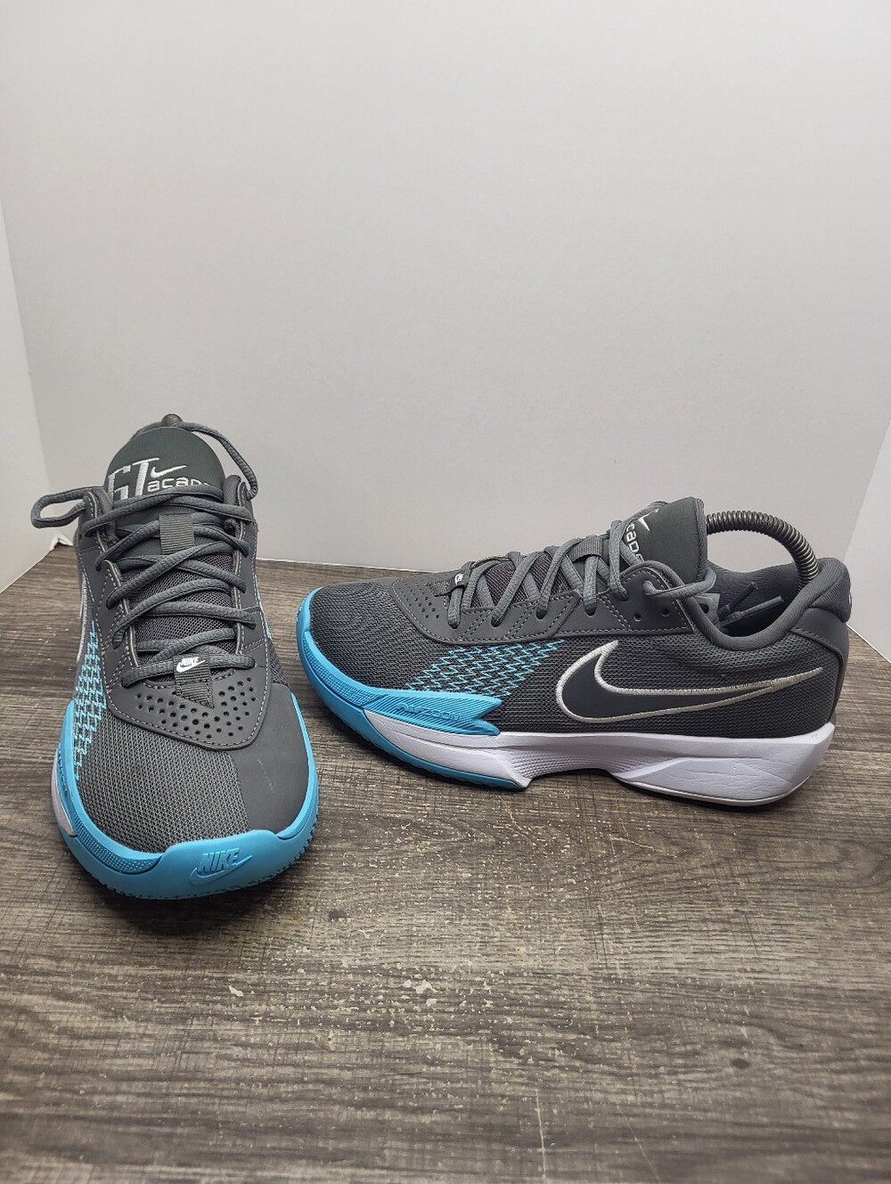 Nike Air Zoom G.T. Cut Academy Shoes Gray Sneakers Athletic Gym Men's Size 7